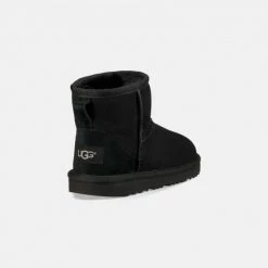 Το φθηνότερο 🧨 Μποτάκια UGG Classic II Mini Παιδικές Μπότες DARK BLUE-BLACK ⭐ -Παιδικά Παπούτσια Εκπτώσεις ugg k classic mini ii 9