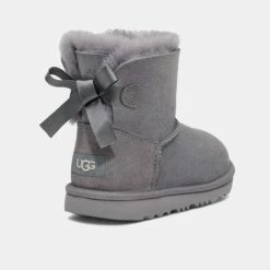 Ολοκαίνουργιο 🎉 Μποτάκια Ugg Mini Bailey Bow Παιδικές Μπότες LIGHTHOUSE 🧨 -Παιδικά Παπούτσια Εκπτώσεις ugg mini bailey bow ii 2
